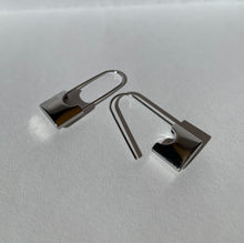 Load image into Gallery viewer, KAIA earrings
